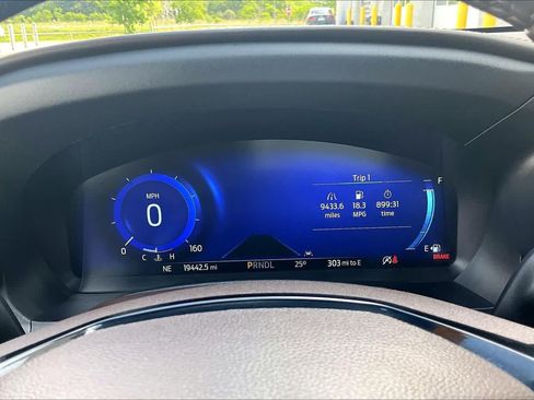 Used 2023 Ford Explorer King Ranch w/ Technology Package RWD image 23