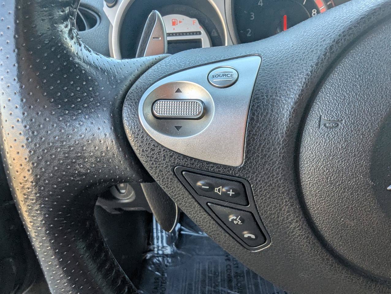 Used 2010 Nissan 370Z Touring RWD image 11