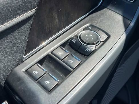 Used 2023 Ford F150 Lariat AWD/4WD image 29