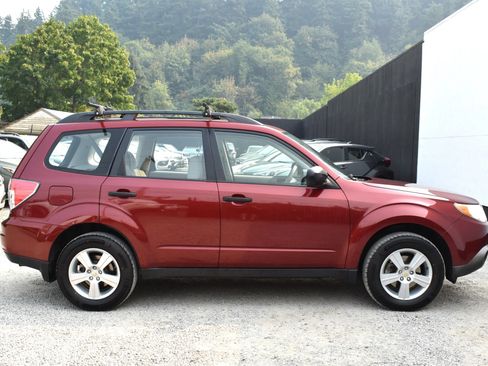 Used 2011 Subaru Forester 2.5X w/ Alloy Wheel Value Pkg AWD/4WD image 6