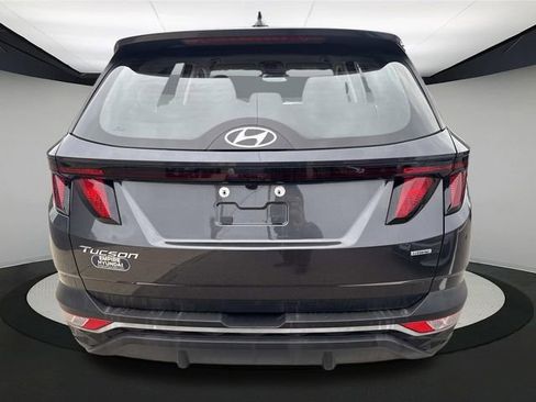 Certified 2023 Hyundai Tucson SE image 4