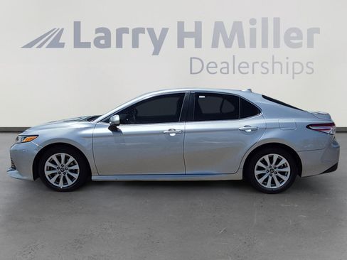 Used 2020 Toyota Camry LE FWD image 2