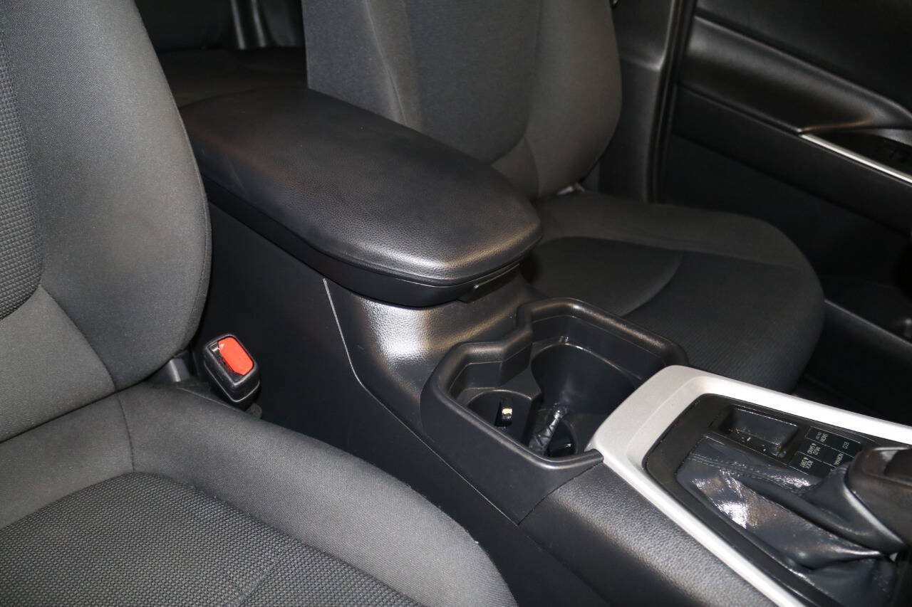 Used 2020 Toyota RAV4 LE w/ Carpet Mat Package AWD/4WD image 62