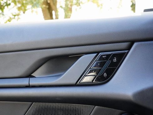 Used 2020 Porsche Taycan 4S w/ Premium Package image 30