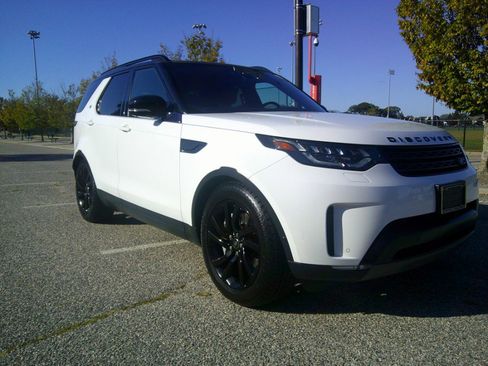 Used 2018 Land Rover Discovery HSE image 41