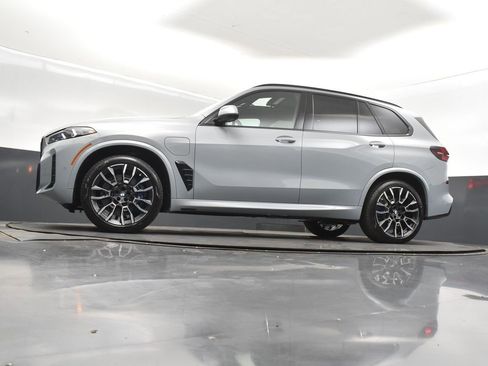 New 2026 BMW X5 xDrive50e w/ M Sport Package image 39