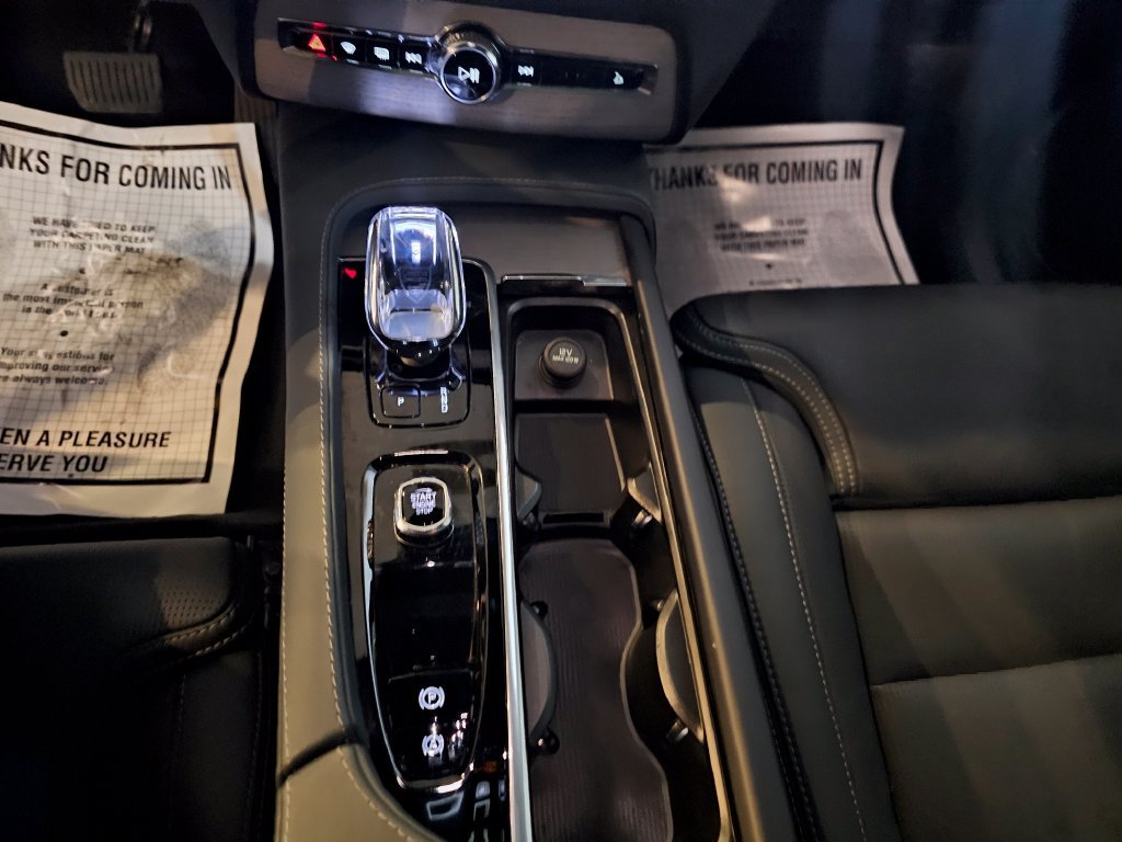 Certified 2025 Volvo XC90 B6 Ultra w/ Protection Package AWD/4WD image 22