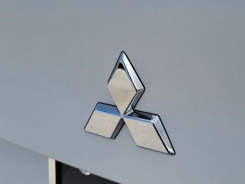 Used 2023 Mitsubishi Outlander SEL 40th Anniversary image 7