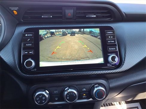 Used 2024 Nissan Kicks SV image 21