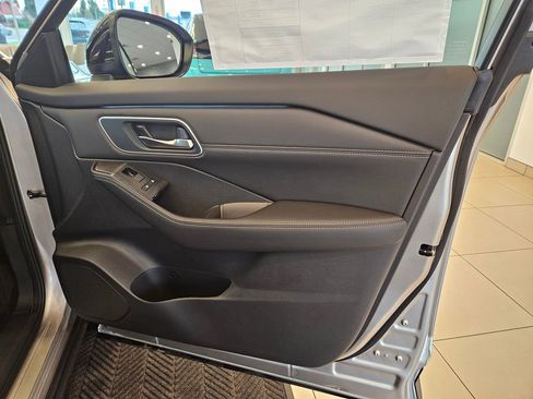 New 2026 Nissan Rogue Platinum image 25