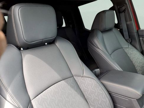 Used 2025 Toyota Tacoma Limited image 16