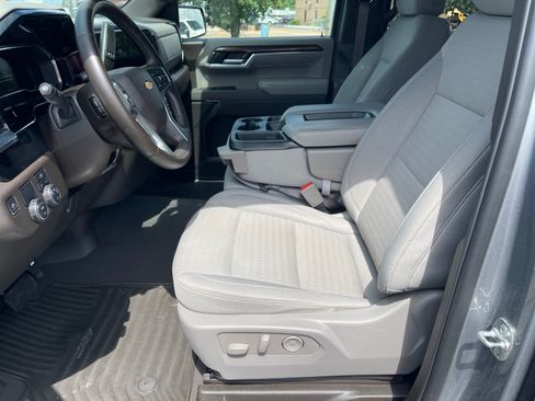 Used 2025 Chevrolet Silverado 1500 LT RWD image 10