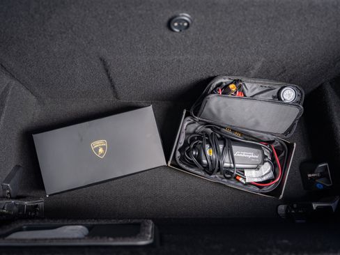 Used 2021 Lamborghini Aventador SVJ AWD/4WD image 77