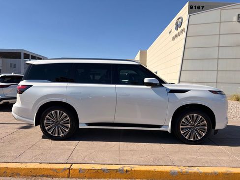 Certified 2026 INFINITI QX80 Luxe w/ Cargo Package AWD/4WD image 7