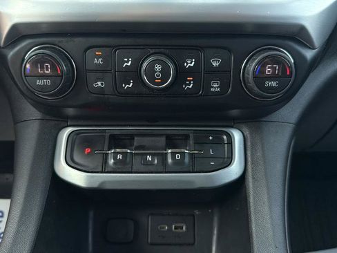 Used 2021 GMC Acadia SLE w/ Driver Convenience Package FWD image 30