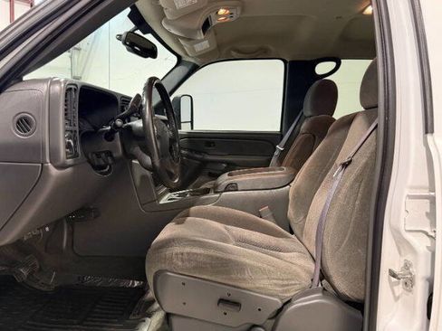 Used 2007 Chevrolet Silverado 2500 LT w/ Heavy-Duty Power Package image 16