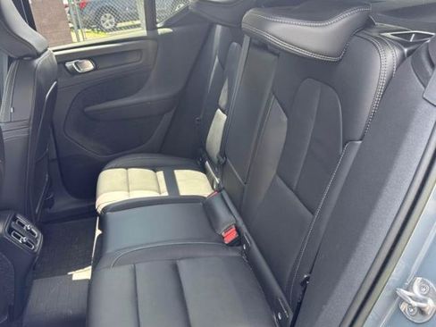 Used 2023 Volvo XC40 B5 Ultimate w/ Protection Package Premier AWD/4WD image 8