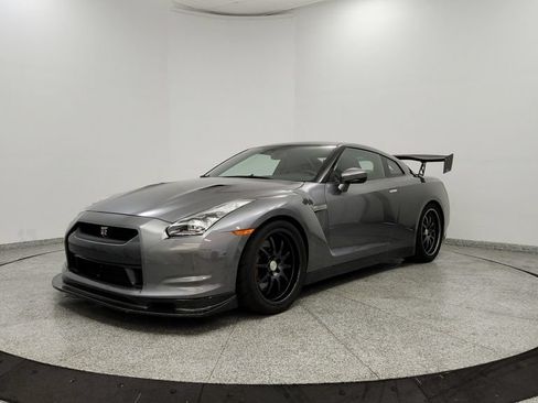 Used 2011 Nissan GT-R Premium AWD/4WD image 9