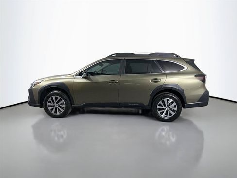 Used 2025 Subaru Outback Premium AWD/4WD image 8