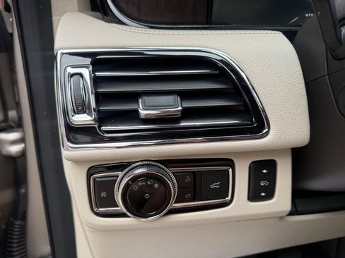 Used 2020 Lincoln Navigator L Reserve w/ Luxury Package AWD/4WD image 27
