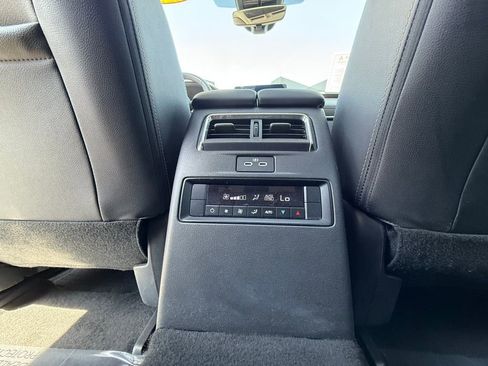 Certified 2024 MAZDA CX-90 Plug-In Hybrid w/ Preferred AWD/4WD image 32