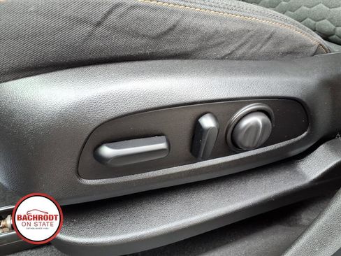 Used 2019 Chevrolet Equinox LT FWD image 24