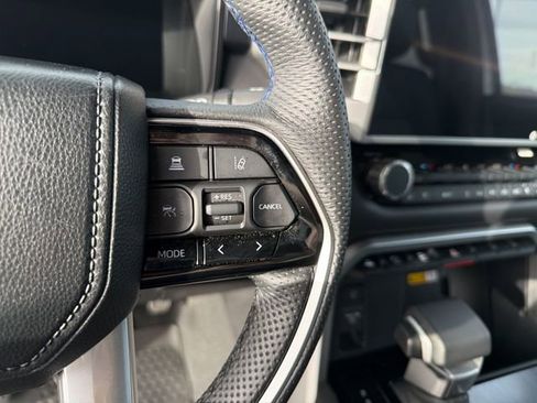 Used 2024 Toyota Tundra Platinum AWD/4WD image 18