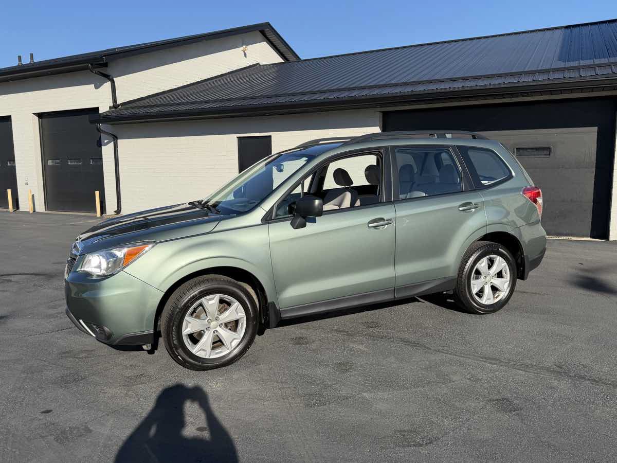 Used 2016 Subaru Forester 2.5i w/ Alloy Wheel Package AWD/4WD image 2