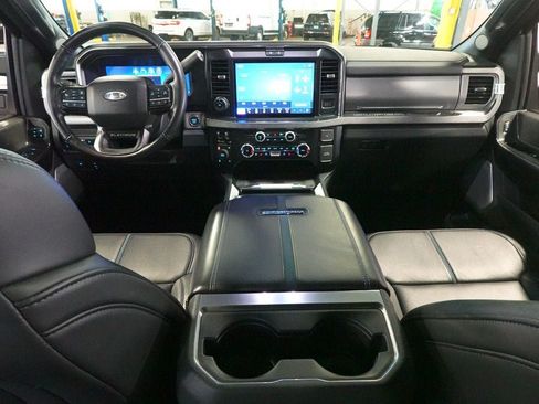 Certified 2025 Ford F250 Platinum w/ FX4 Off-Road Package AWD/4WD image 11