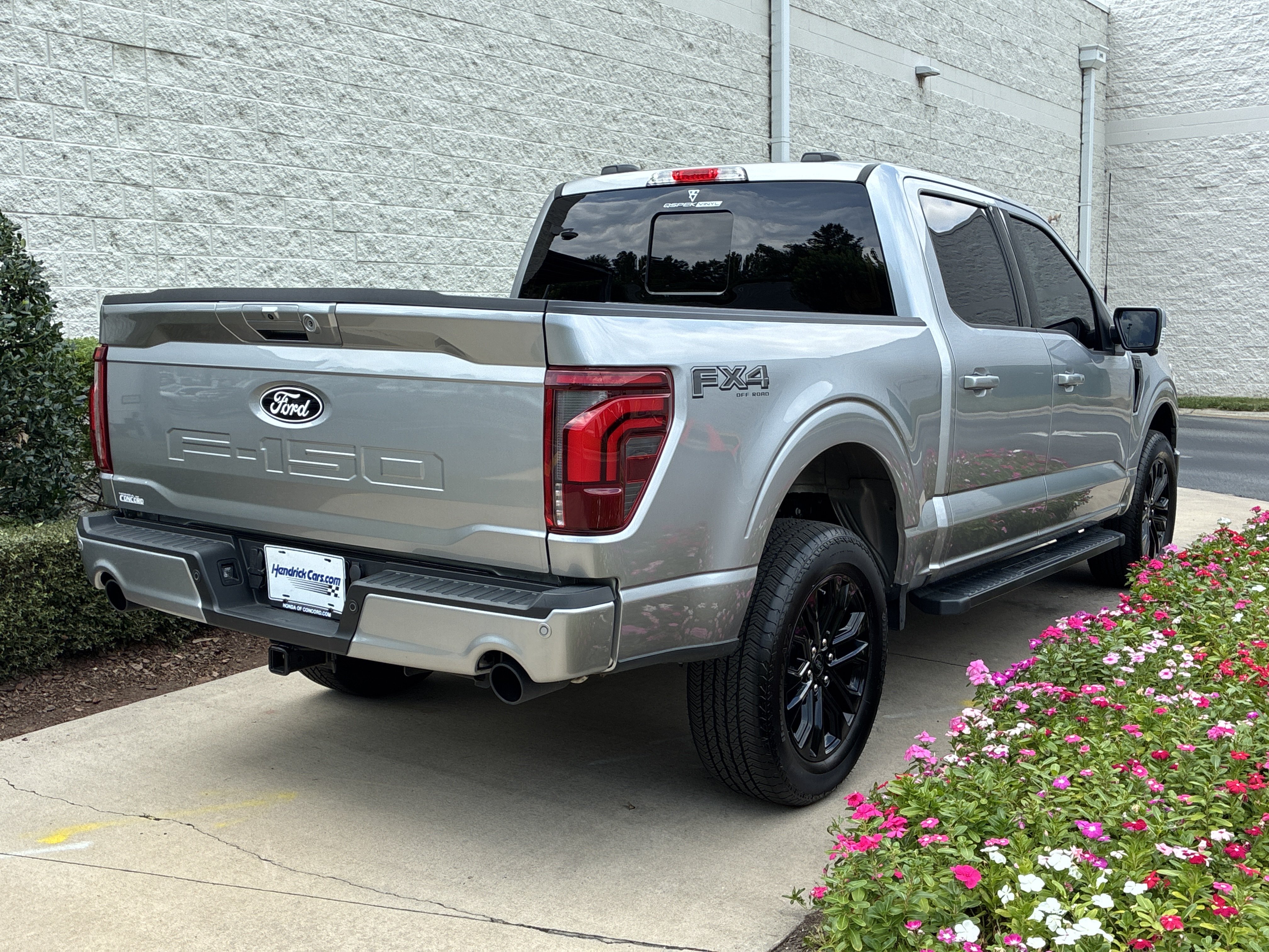 Used 2025 Ford F150 Lariat w/ Equipment Group 501A Mid AWD/4WD image 7