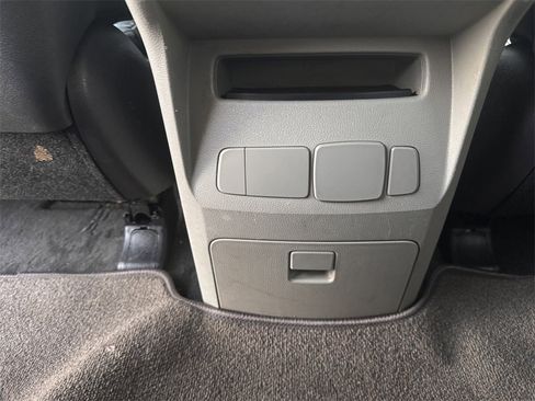 Used 2017 Kia Sedona LX w/ LX Essentials Premium Package image 28