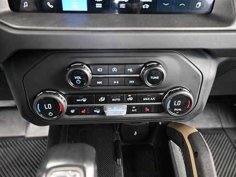 Certified 2025 Ford Bronco Badlands AWD/4WD image 13