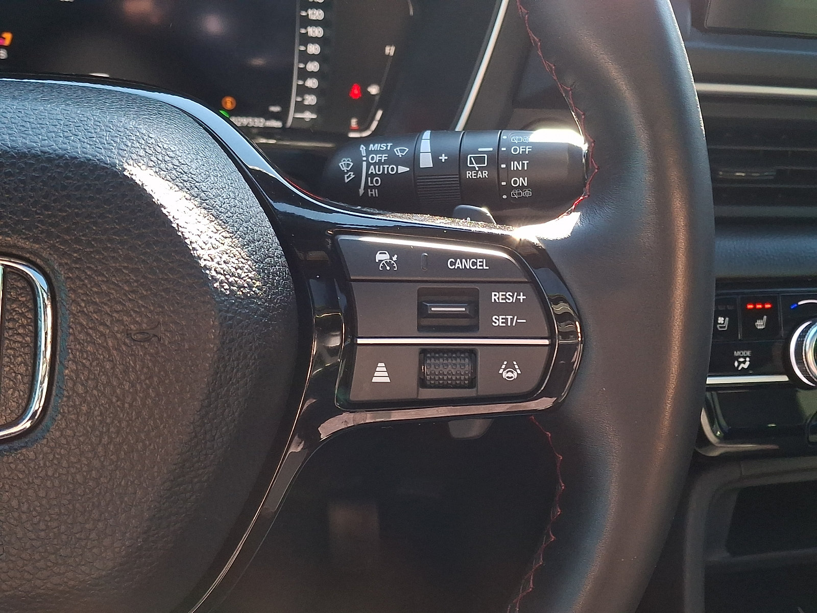 Used 2025 Honda Pilot Black Edition image 22