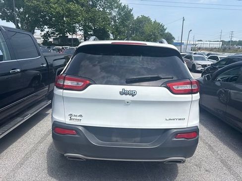 Used 2016 Jeep Cherokee Limited AWD/4WD image 5