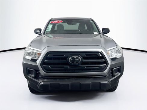 Used 2019 Toyota Tacoma SR image 3