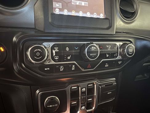 Used 2022 Jeep Wrangler Unlimited Sport AWD/4WD image 22