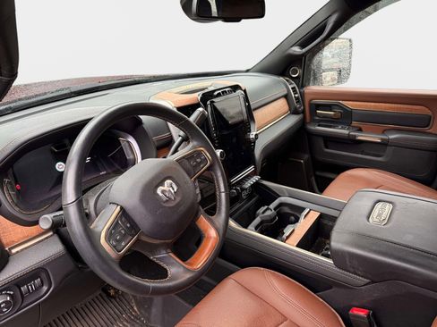 Used 2024 RAM 2500 Limited image 10