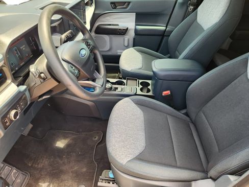 Used 2025 Ford Maverick XLT FWD image 12