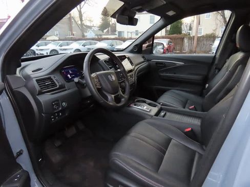 Certified 2023 Honda Passport TrailSport image 2