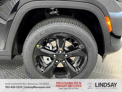 New 2025 Jeep Grand Cherokee Altitude AWD/4WD image 11