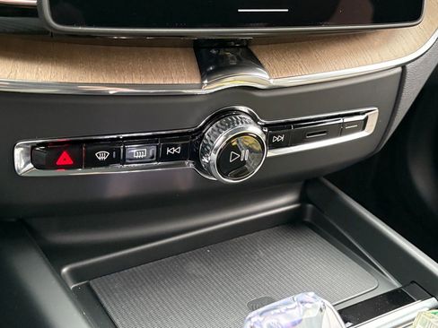 New 2026 Volvo XC60 B5 Plus w/ Protection Package Premier image 16