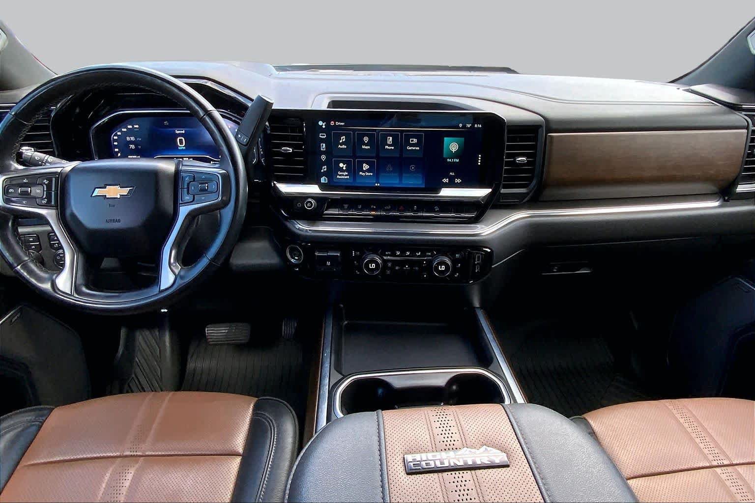 Used 2024 Chevrolet Silverado 2500 High Country w/ Technology Package AWD/4WD image 16