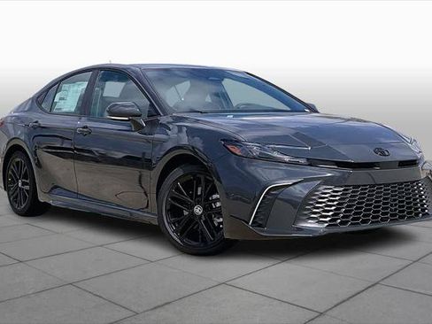 Used 2026 Toyota Camry SE FWD image 2