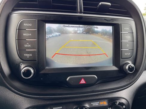 Certified 2021 Kia Soul LX image 11