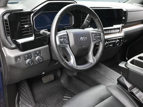 Used 2023 Chevrolet Silverado 1500 RST w/ Z71 Off-Road Package AWD/4WD image 15