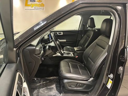 Used 2023 Ford Explorer XLT w/ Equipment Group 202A image 6