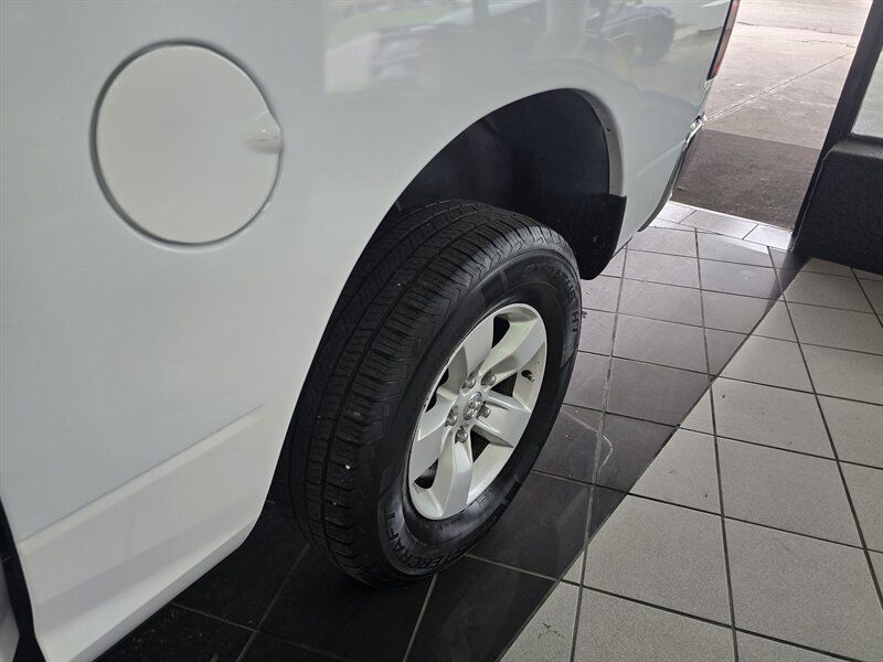 Used 2019 RAM 1500 Tradesman w/ Chrome Appearance Group AWD/4WD image 29