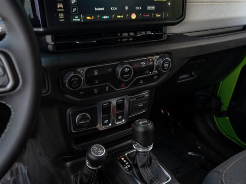 Used 2025 Jeep Wrangler Sport AWD/4WD image 23