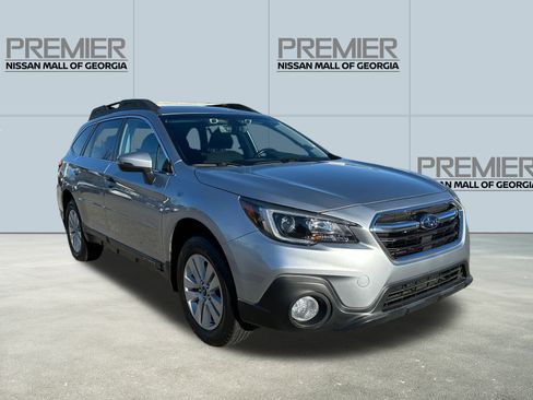 Used 2018 Subaru Outback 2.5i Premium image 3