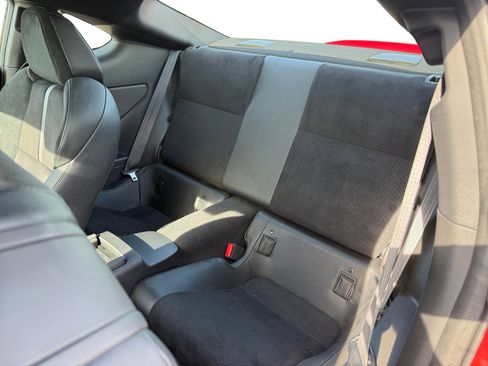 Used 2024 Toyota GR86 Premium w/ Performance Package image 16